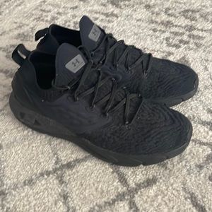 Under Armour HOVR Phantom 2 - Black - Size 10